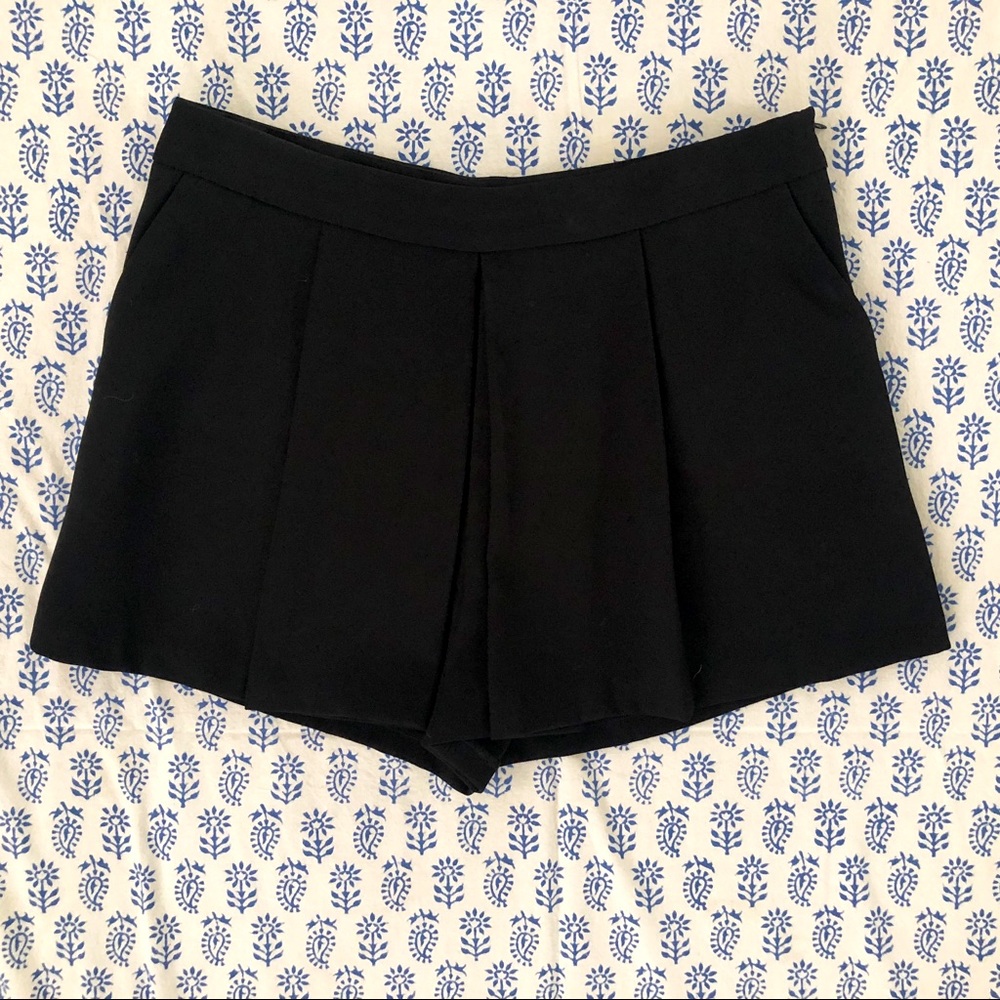 Zara Black pleated dress shorts